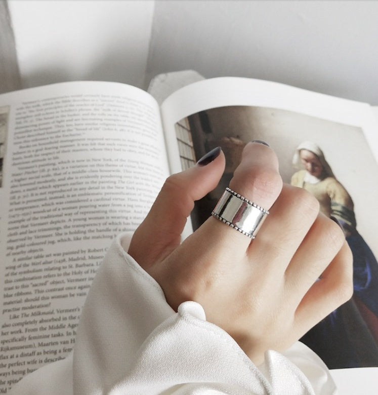 Trendy Sterling Silver Ring – Modern, Personalized Jewelry for Everyday Wear